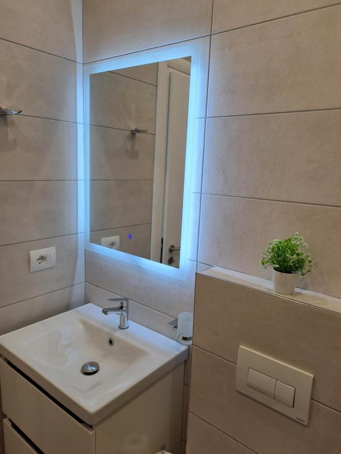 Solar Rooms And Apartments Химара Экстерьер фото